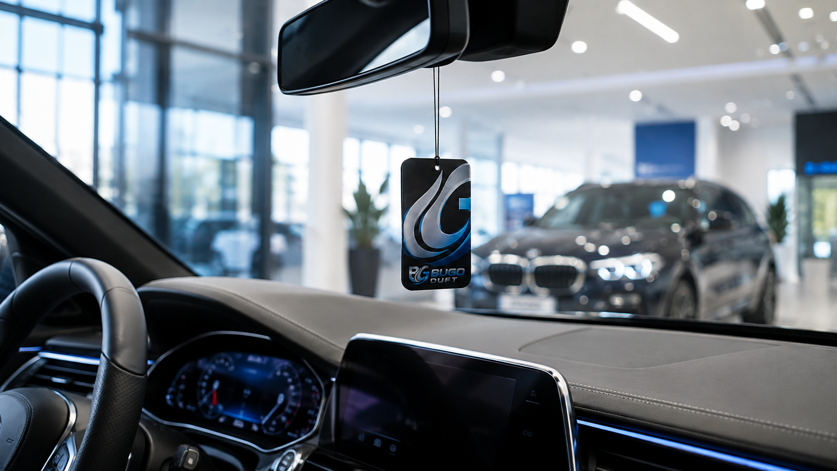 Individuelle Duftbäume mit Autohaus-Logo bei der Fahrzeugübergabe